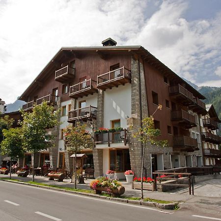 Residence Le Grand Chalet Courmayeur Exterior foto