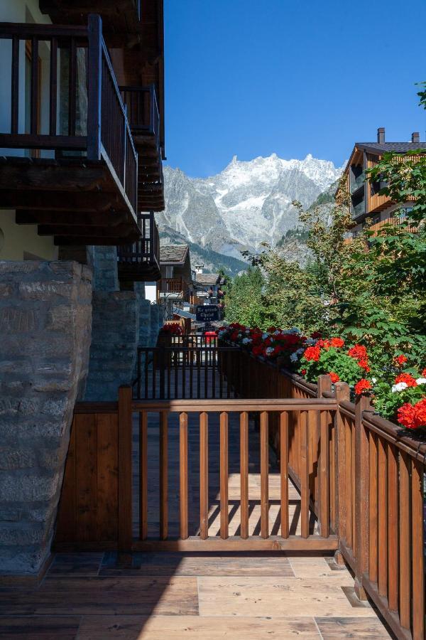 Residence Le Grand Chalet Courmayeur Exterior foto